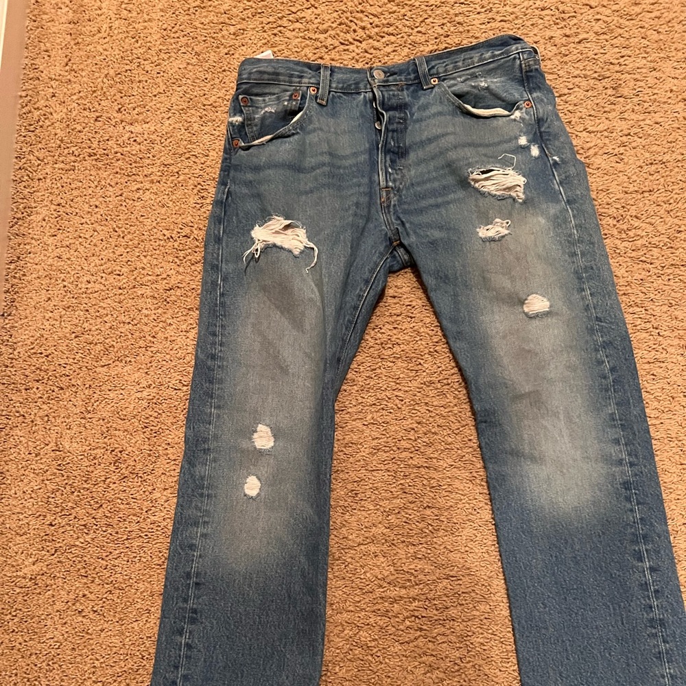 Men’s | Distressed Denim | Brand: Levi’s 501